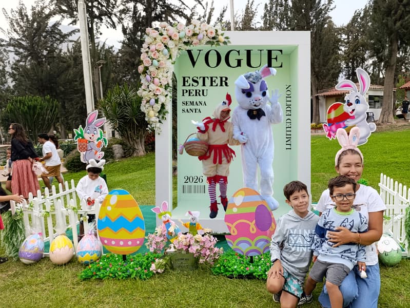 alquiler de cabina vogue para toma de fotos con el conejo de pascua en eventos de lima